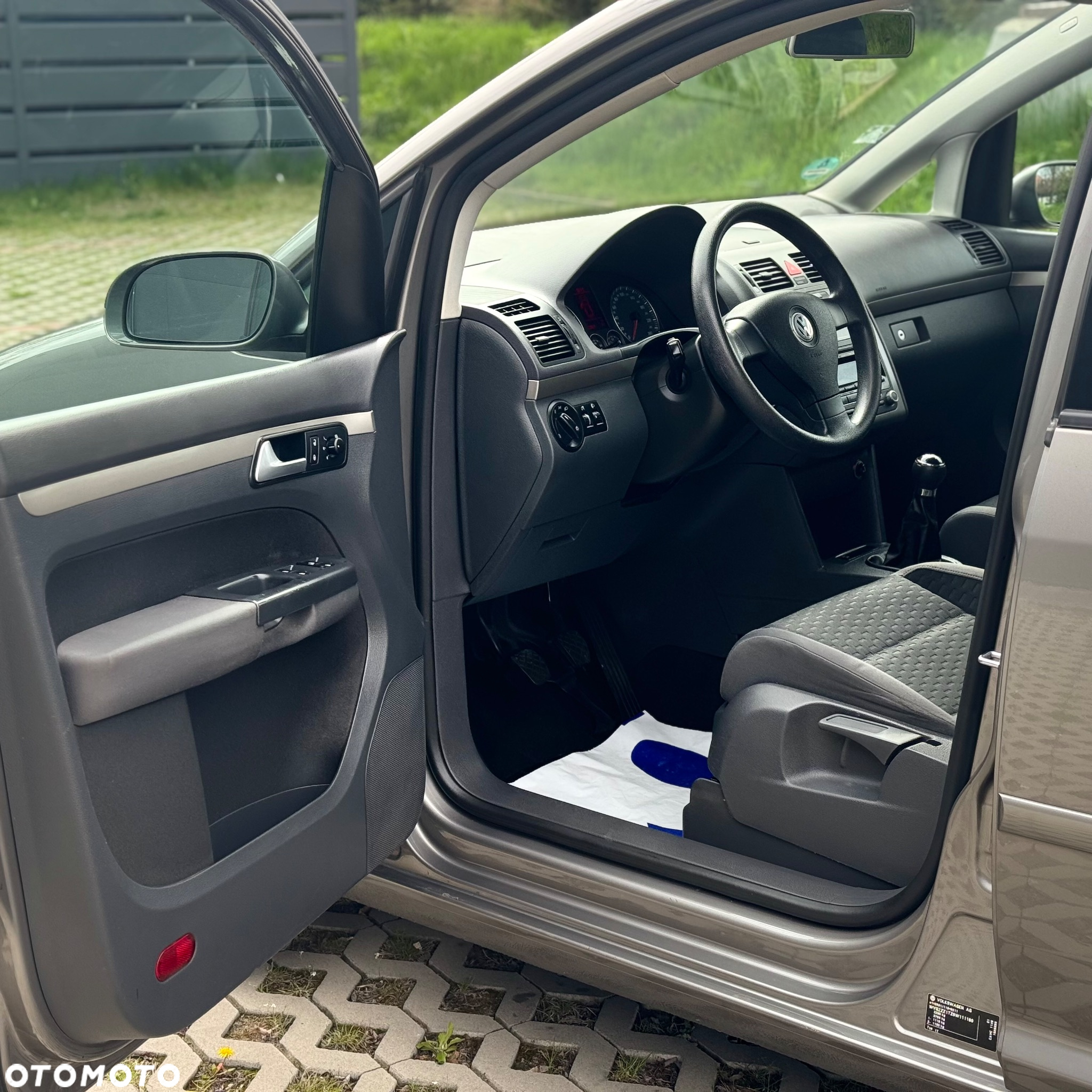Volkswagen Touran - 9