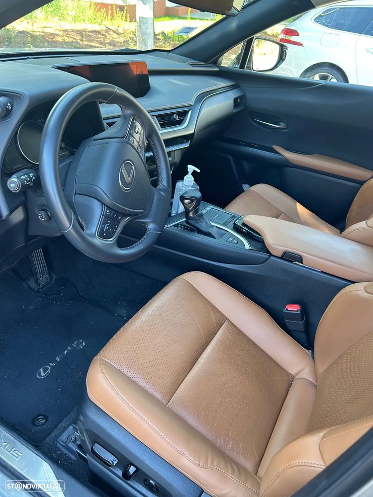 Lexus UX 250h Luxury - 3