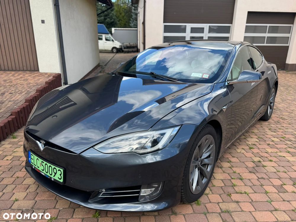 Tesla Model S 100 D Performance - 1