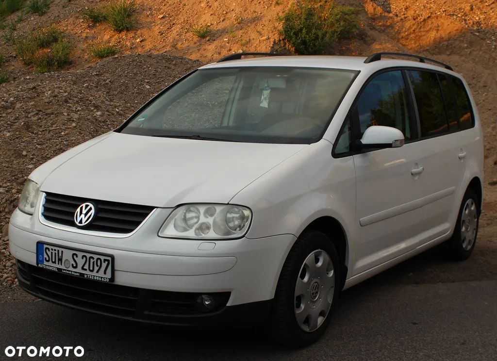 Volkswagen Touran - 1