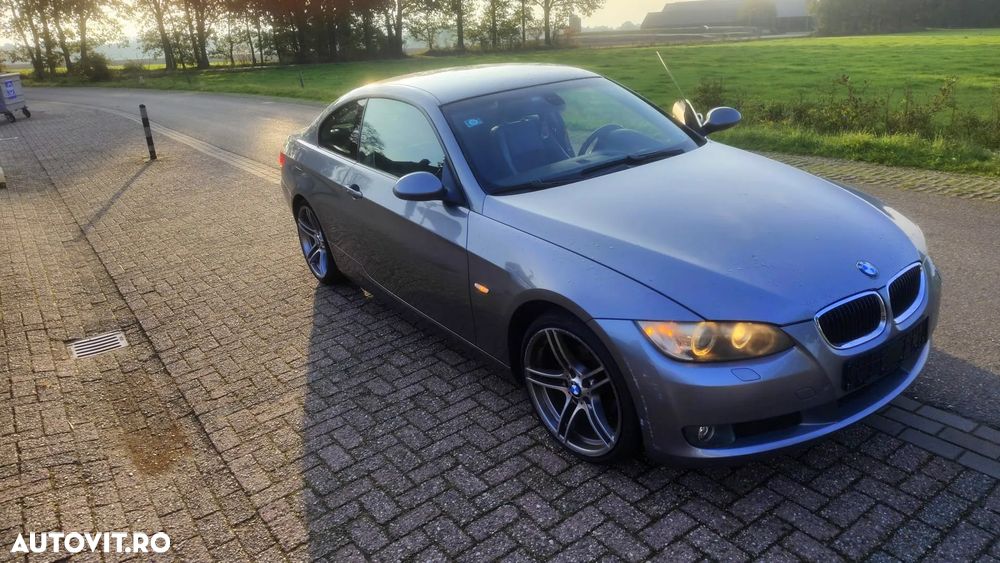 BMW 3 Series 2008 photo 2