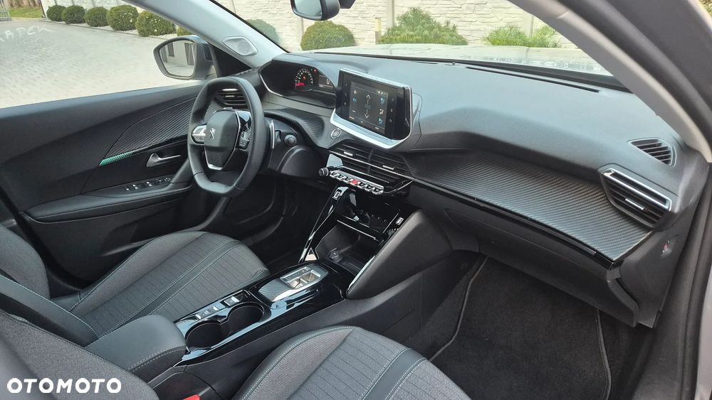 Peugeot 2008 PureTech 130 EAT8 Allure - 6