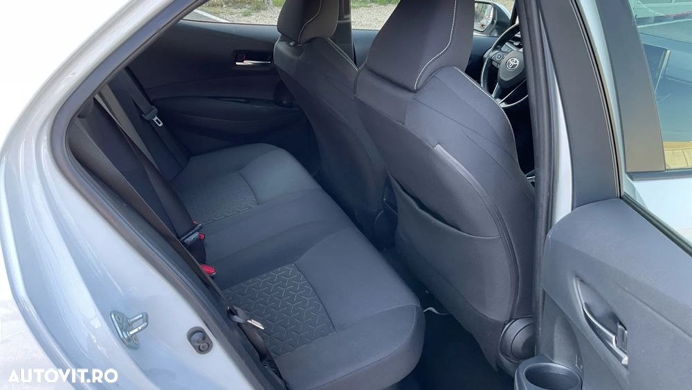 Toyota Corolla 1.8 HSD Dynamic - 35