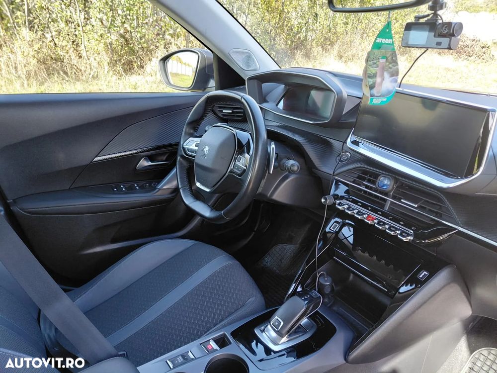 Peugeot 2008 1.5 BlueHDI 130 S&S EAT8 Allure - 21