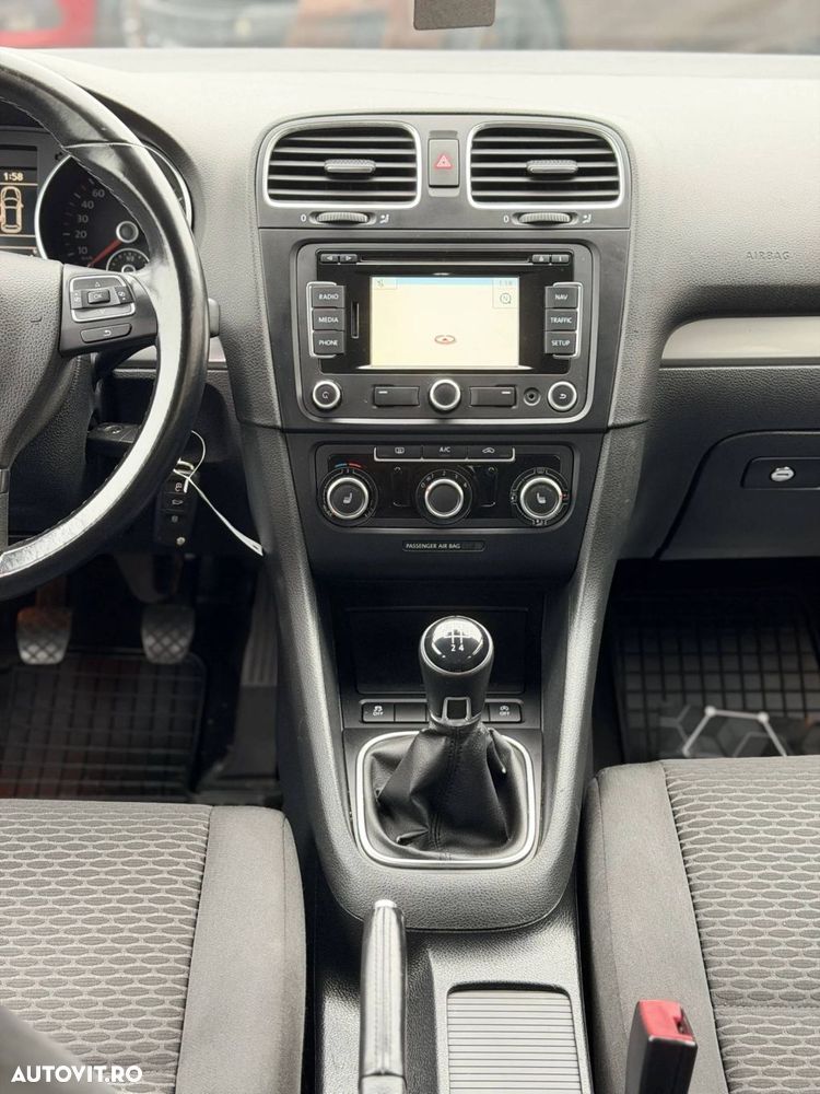 Volkswagen Golf - 28