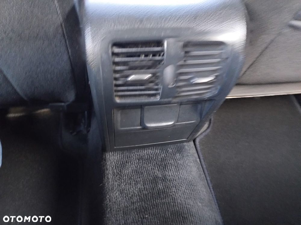 Volkswagen Passat - 17