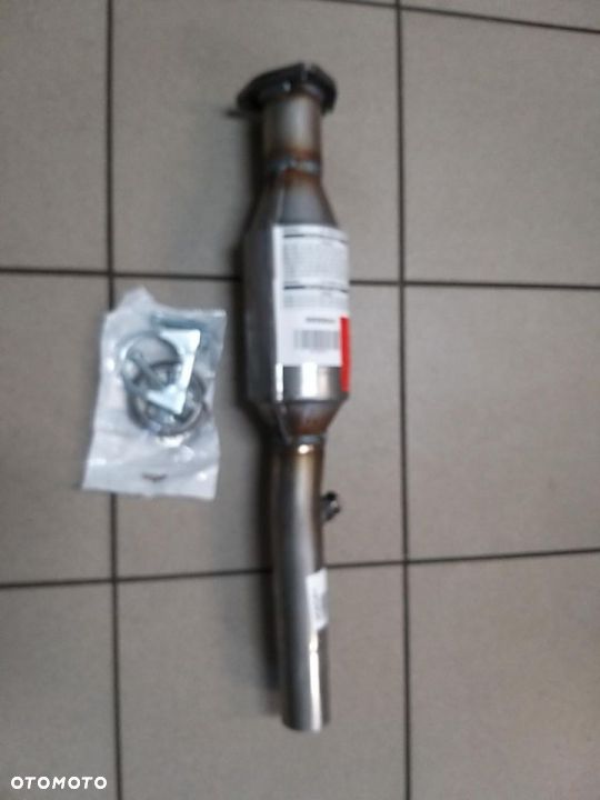 Katalizator układu wydechowego SEAT LEON, TOLEDO II; SKODA OCTAVIA I; VW BORA, GOLF IV, NEW BEETLE - 1