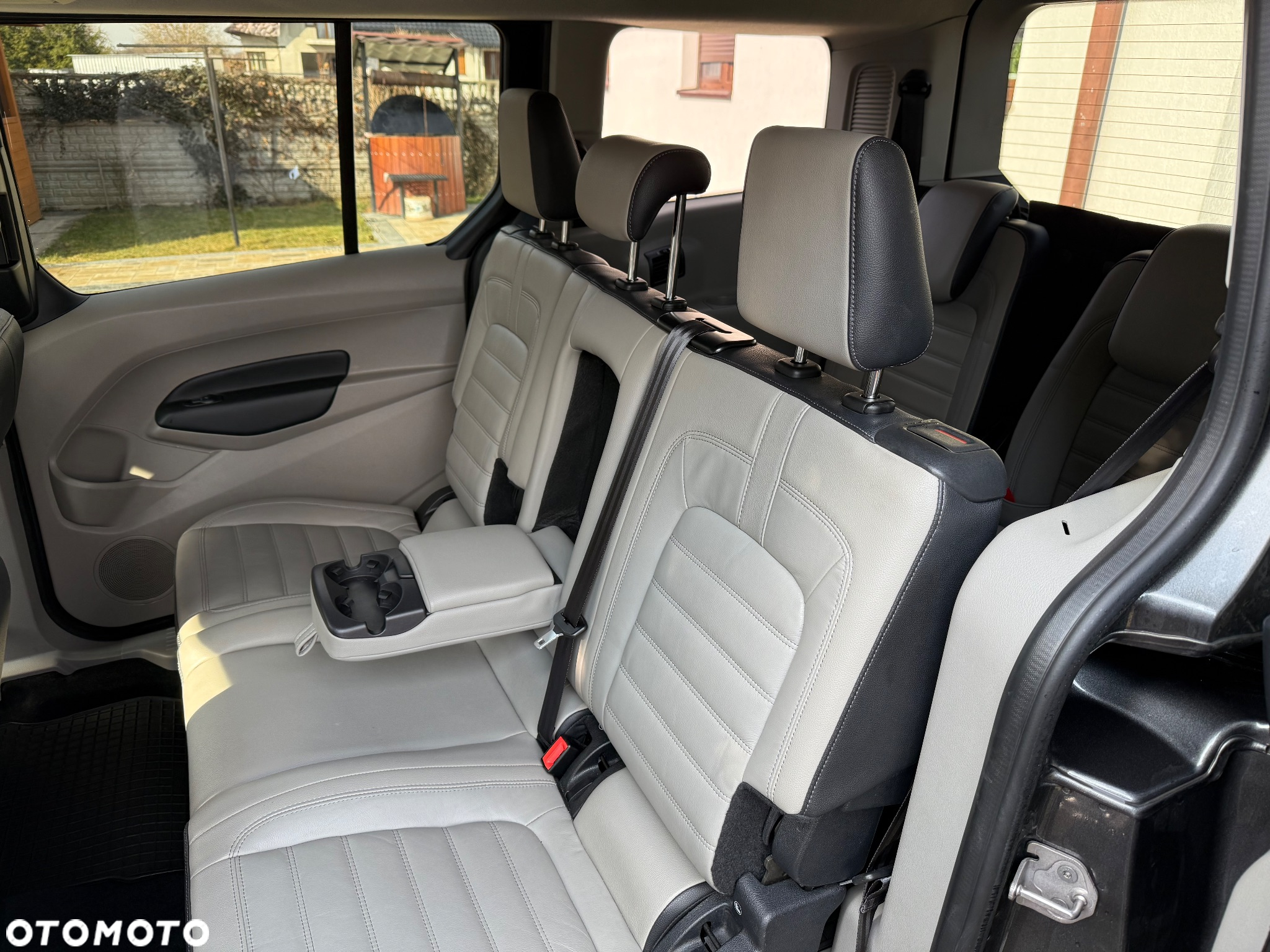 Ford Tourneo Connect Grand - 20