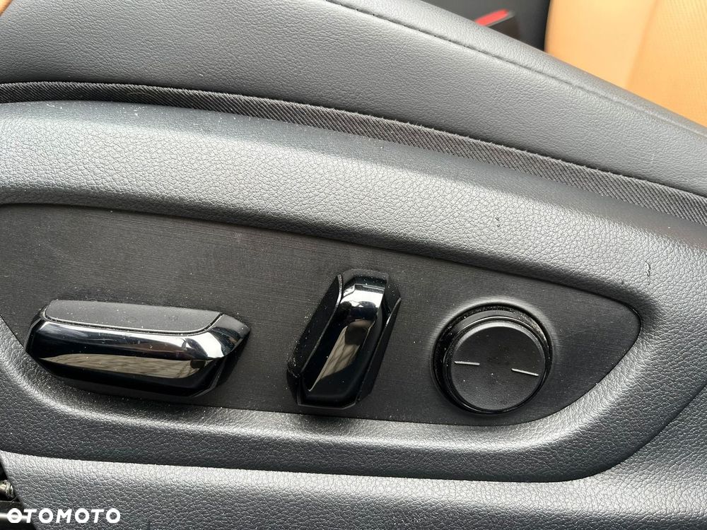 Lexus ES 300h Business Edition - 31