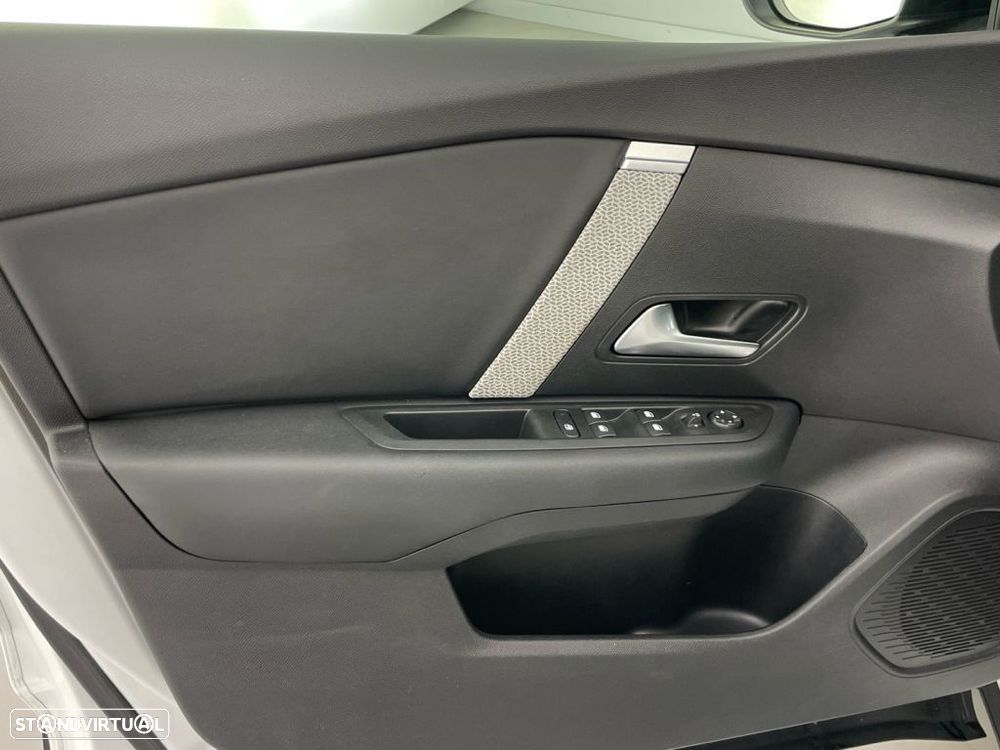 Citroën C4 1.5 BlueHDi Plus EAT8 — fotografia 16
