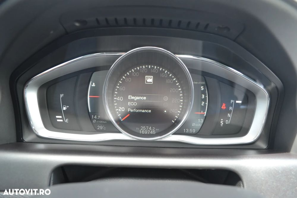 Volvo XC 60 D4 AWD Geartronic Summum - 17