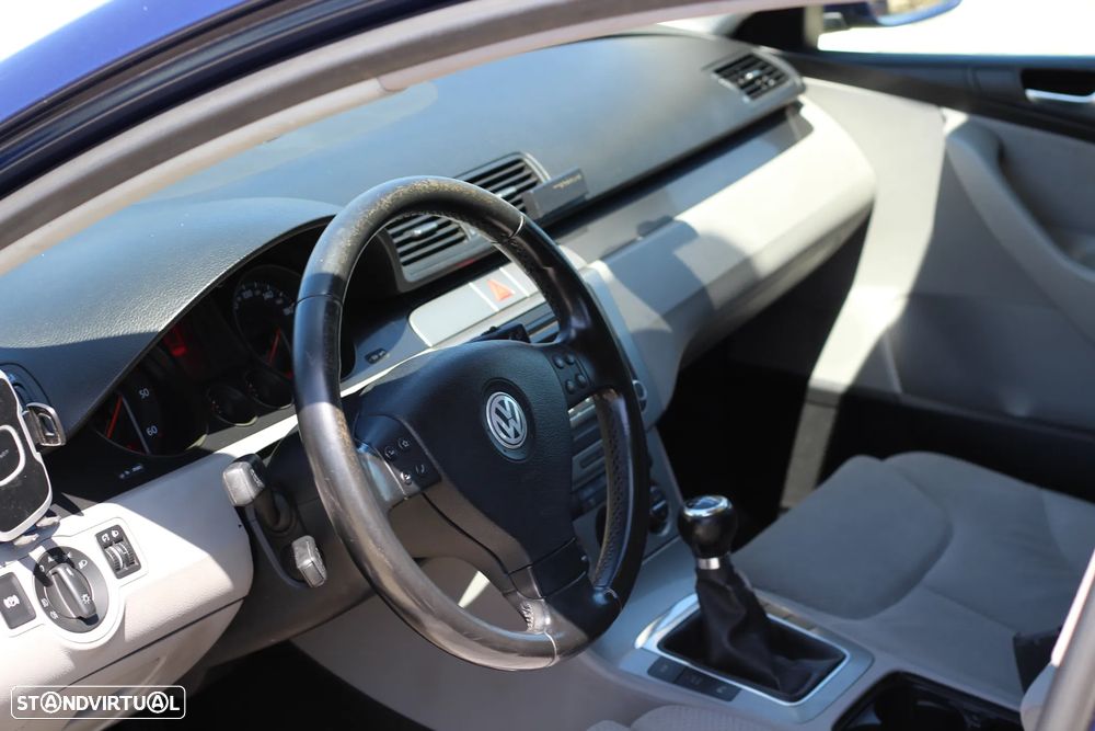 VW Passat Variant 2.0 TDI Confortline - 9