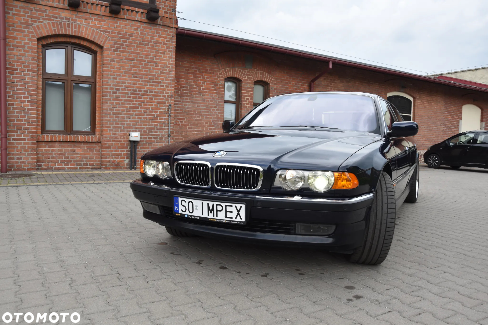 BMW Seria 7 750iL - 5