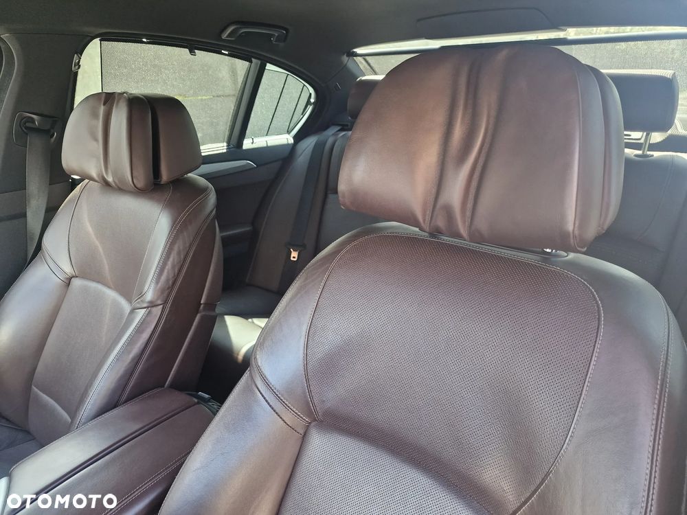 BMW Seria 5 530d xDrive - 40