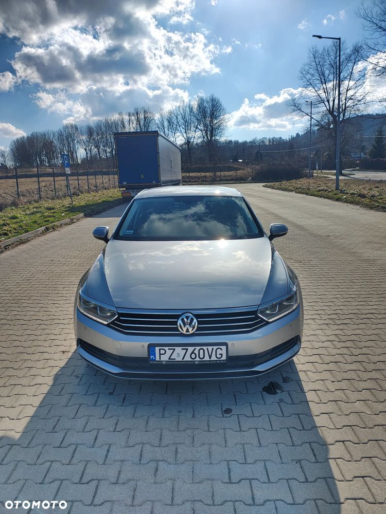 Volkswagen Passat - 4