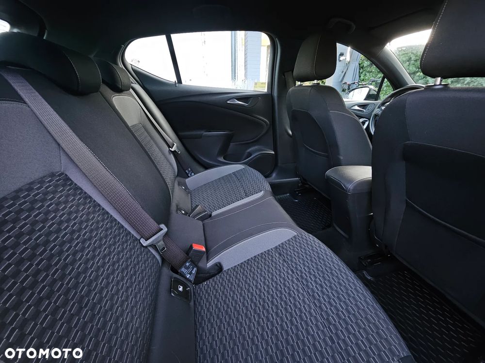 Opel Astra 1.2 T GS Line S&S - 27