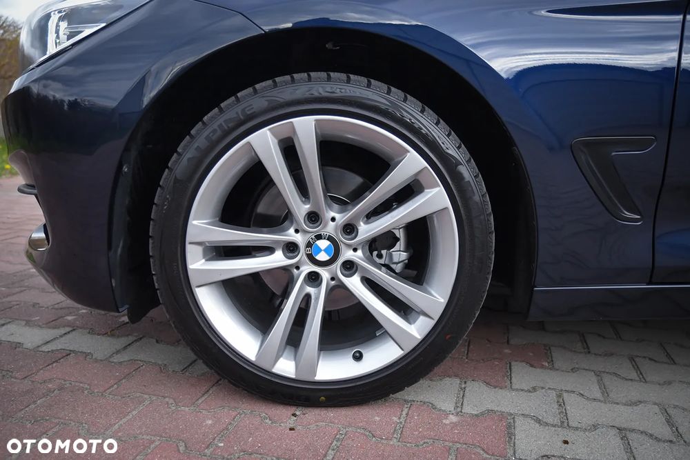 BMW Seria 3 320i xDrive Edition M Sport Shadow - 12