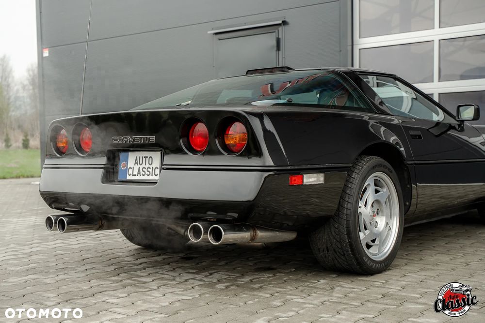 Chevrolet Corvette - 13