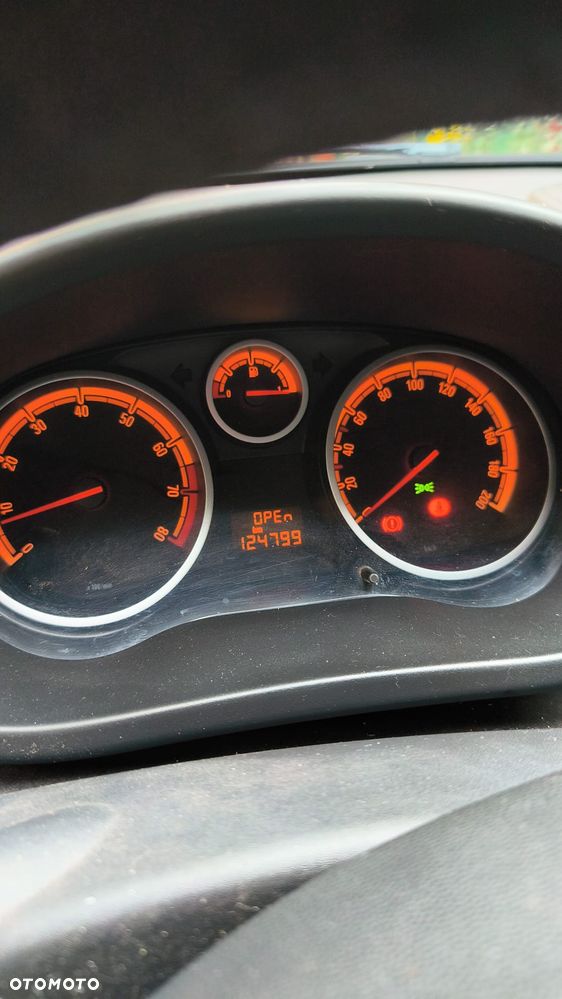 Opel Corsa 1.4 16V Cosmo - 4