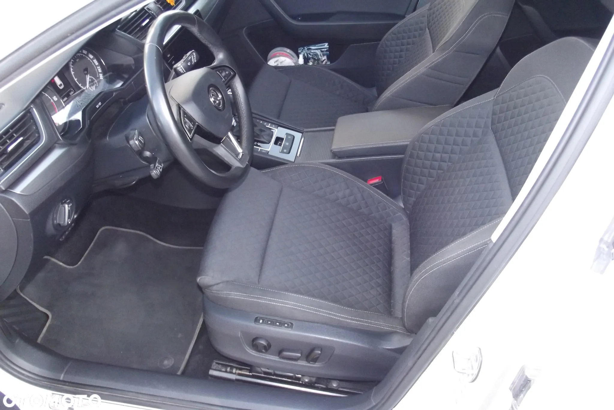 Skoda Superb 2.0 TDI Style DSG7 - 14
