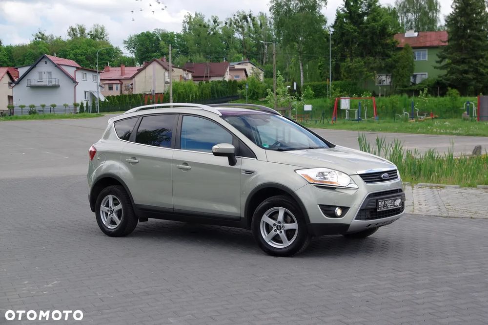 Ford Kuga 2.0 TDCi 2x4 Titanium - 16