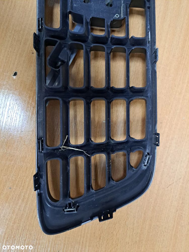 GRIL ATRAPA VOLVO S80 II V70 III 2006-2009 BARDZO ŁADNY - 9