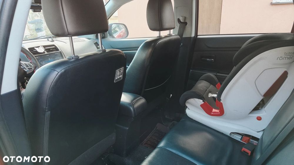 Mitsubishi ASX 1.8 DID Instyle 4WD AS&G - 25