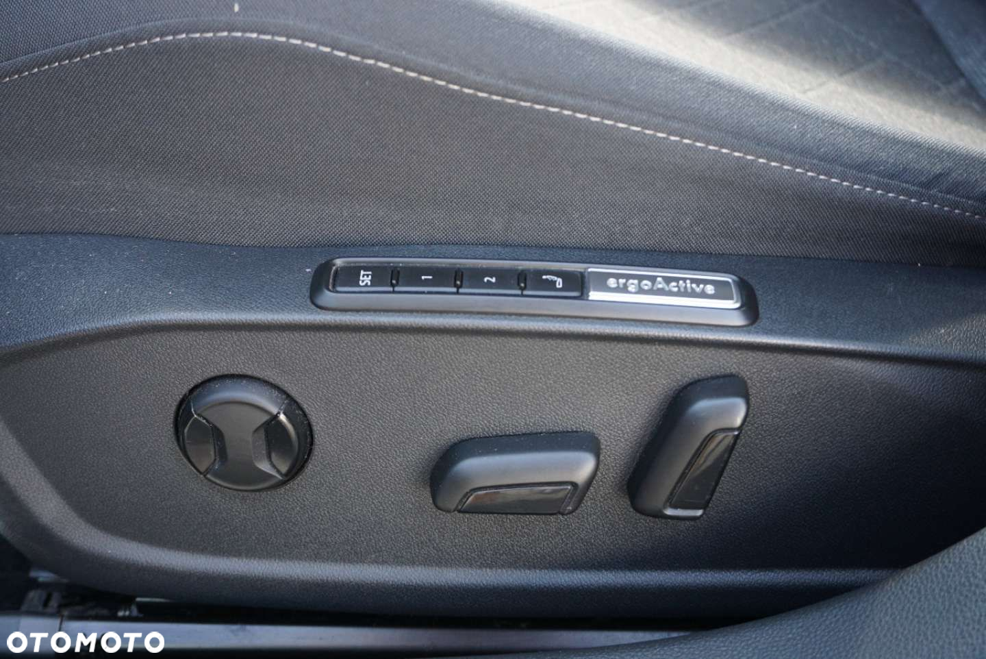 Volkswagen Golf - 8