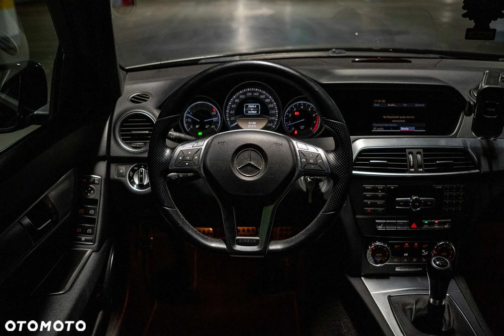 Mercedes-Benz Klasa C 180 CGI BlueEFFICIENCY Avantgarde - 7