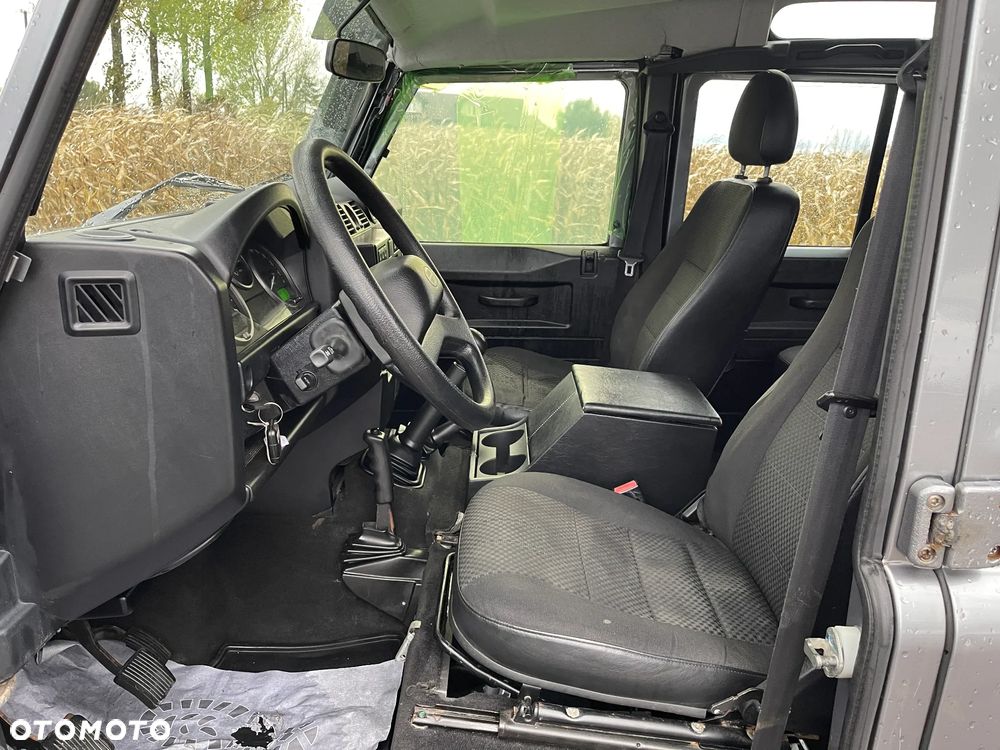 Land Rover Defender 110 DPF Station Wagon Adventure - 16