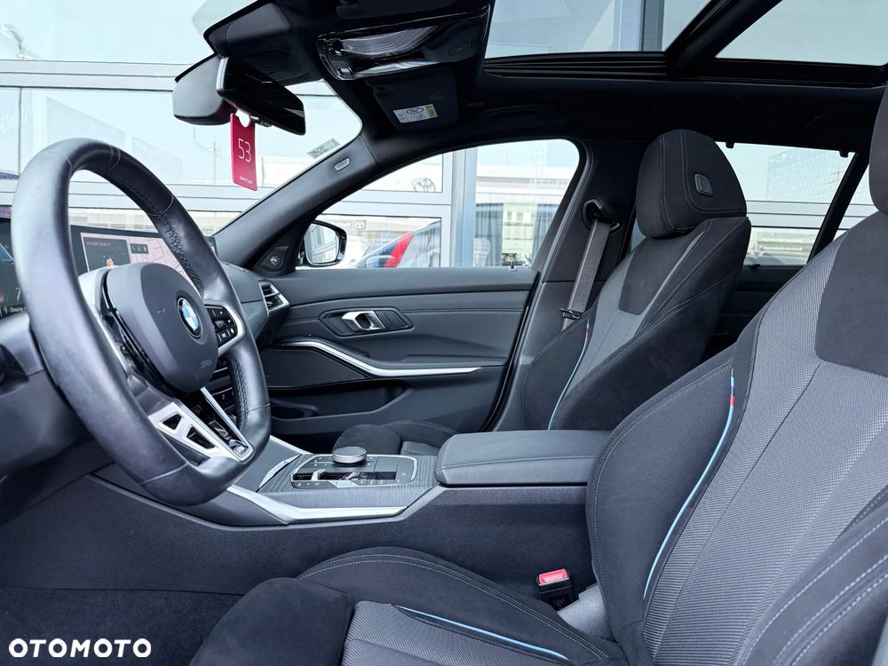 BMW Seria 3 320d xDrive M Sport - 31