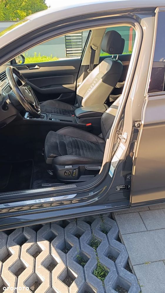 Volkswagen Passat - 32