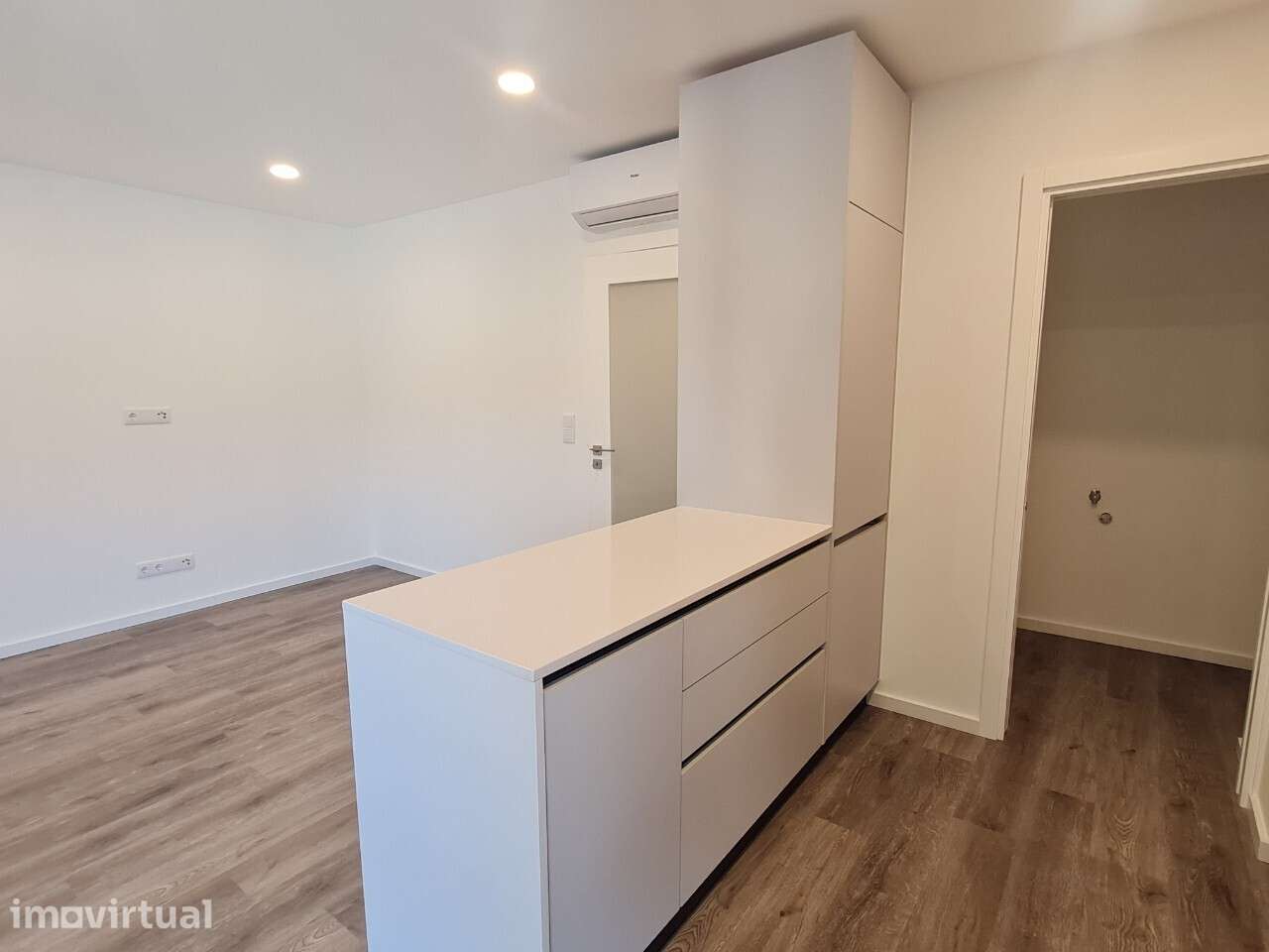 Apartamento T2, como novo, pronto a habitar em São João da Madeira - Grande imagem: 2/14