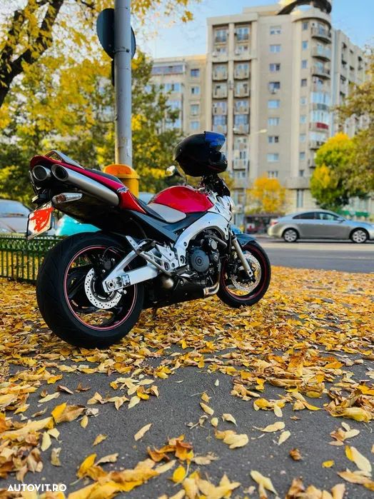 Suzuki GSR 600 - 3
