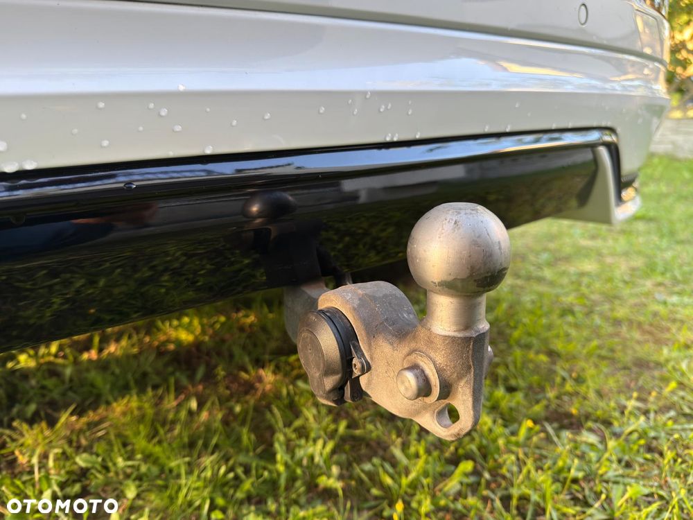 Volvo XC 60 B5 B AWD Plus Dark - 24
