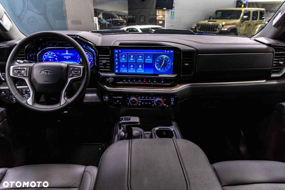 Chevrolet Silverado - 17