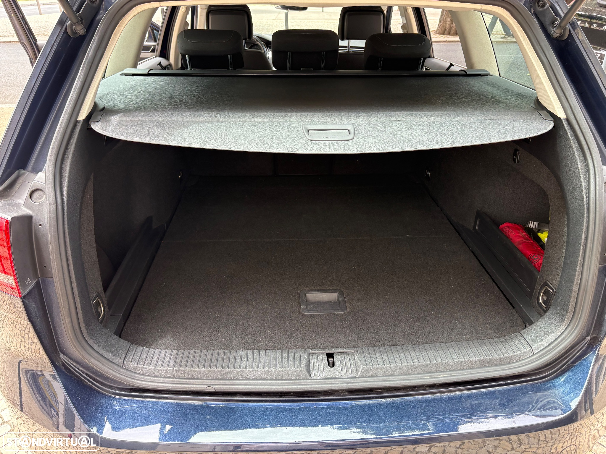 VW Passat Variant 1.6 TDI Confortline - 9