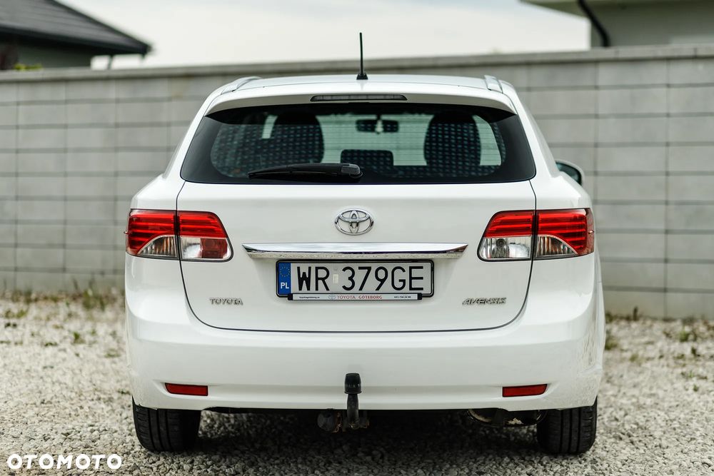 Toyota Avensis 1.8 Life - 10