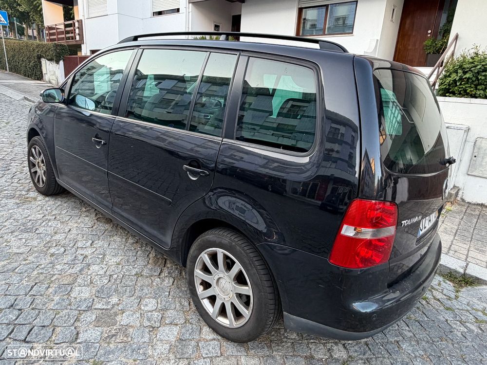 VW Touran 2.0 TDI Highline 5L - 2