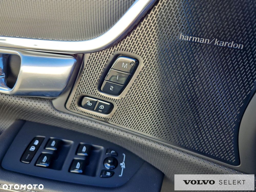 Volvo S90 T8 AWD Plug-In Hybrid Plus Dark - 28