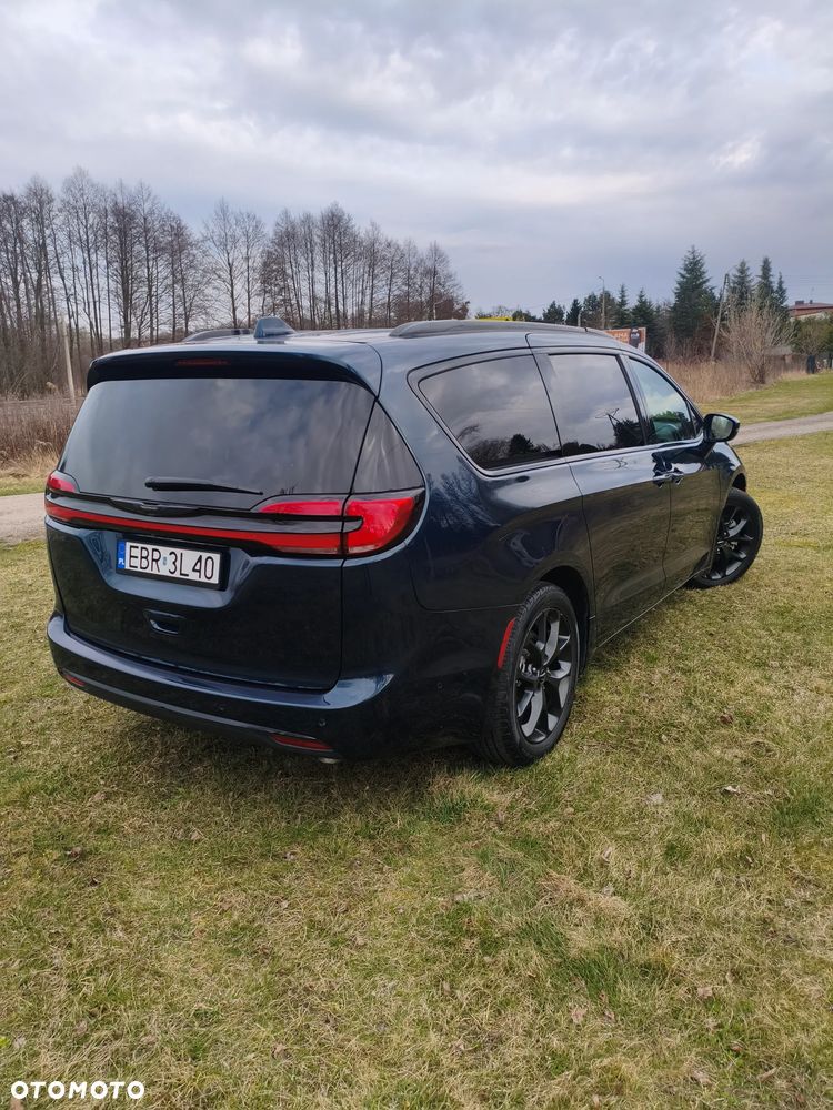 Chrysler Pacifica - 4