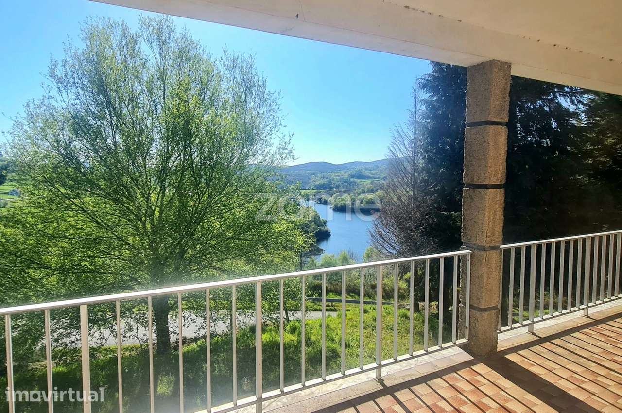Moradia T4 em Montalegre - Com vistas para o Rio Rabagão