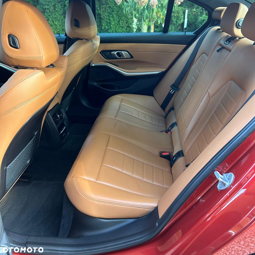 BMW Seria 3 330i xDrive M Sport sport - 17