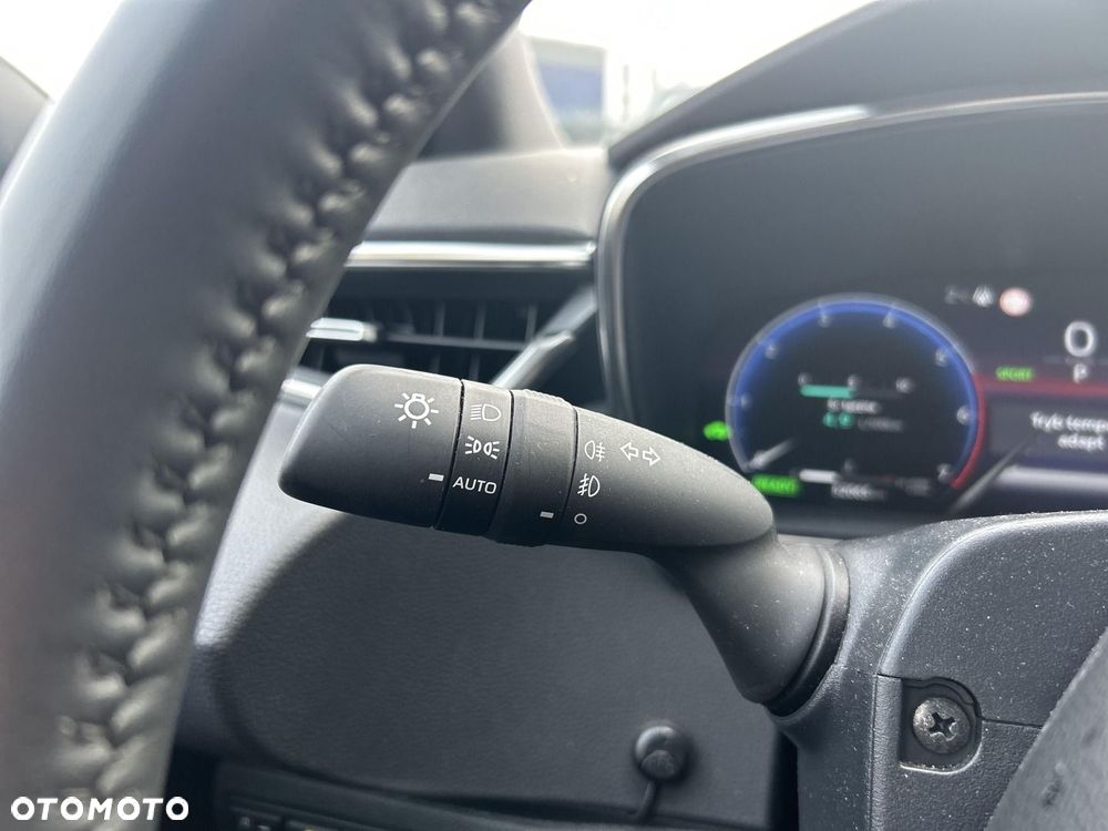 Toyota Corolla 1.8 Hybrid Comfort - 18