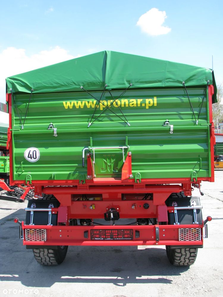 Pronar Przyczepa dwuosiowa paletowa Pronar PT-610 -10-ton, Przyczepa Pronar PT-653/2 - 6-ton z mechanizmem trójstronnego wywrotu, nadstawy, plandeka, balkon - 14