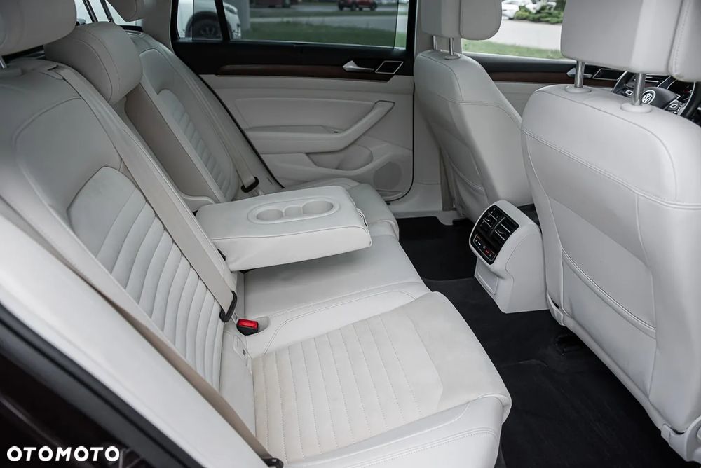Volkswagen Passat Variant 1.8 TSI (BlueMotion Technology) DSG Highline - 36