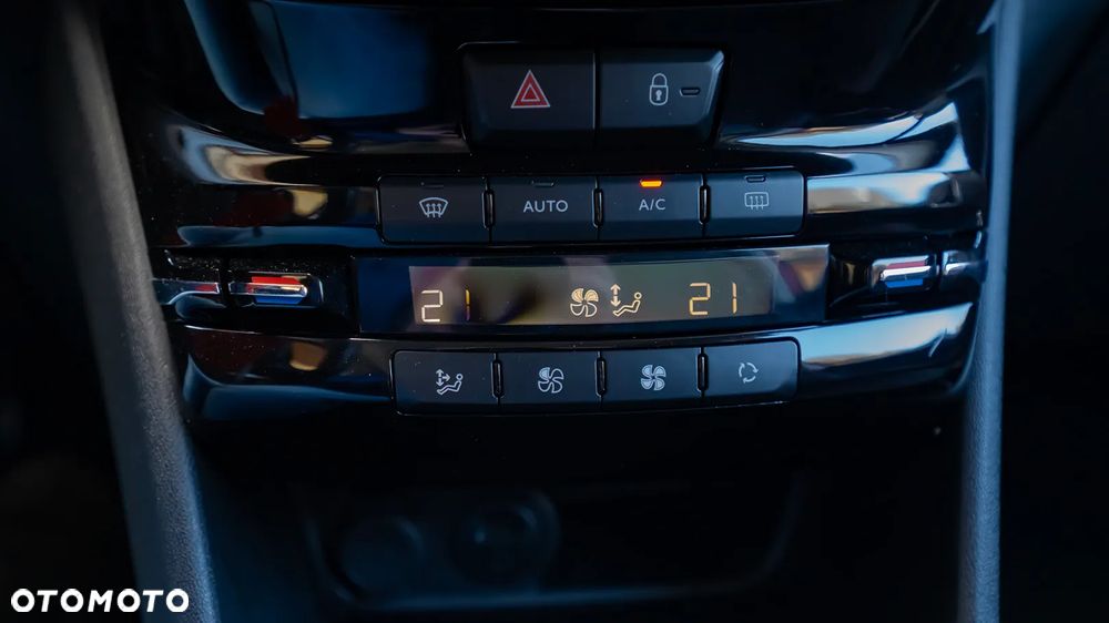 Peugeot 2008 BlueHDi FAP 120 STOP & START GT-Line Edition - 36