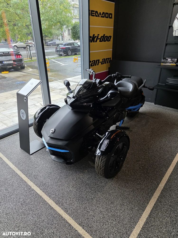 Can-Am Spyder - 1