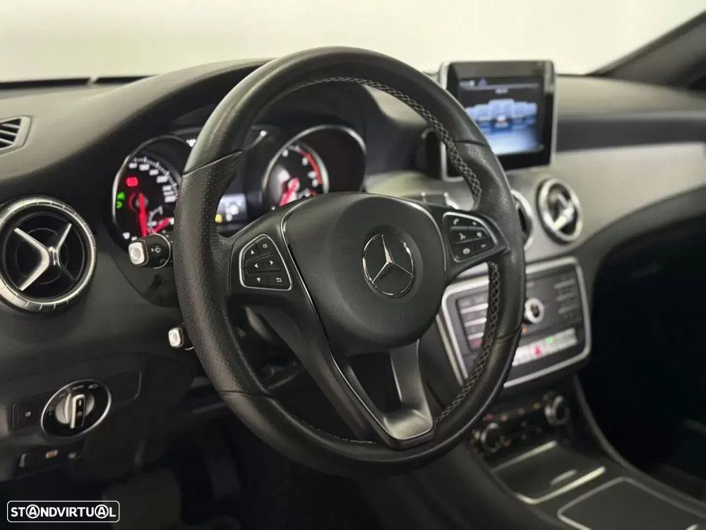 Mercedes-Benz CLA 180 d Urban Aut. - 27