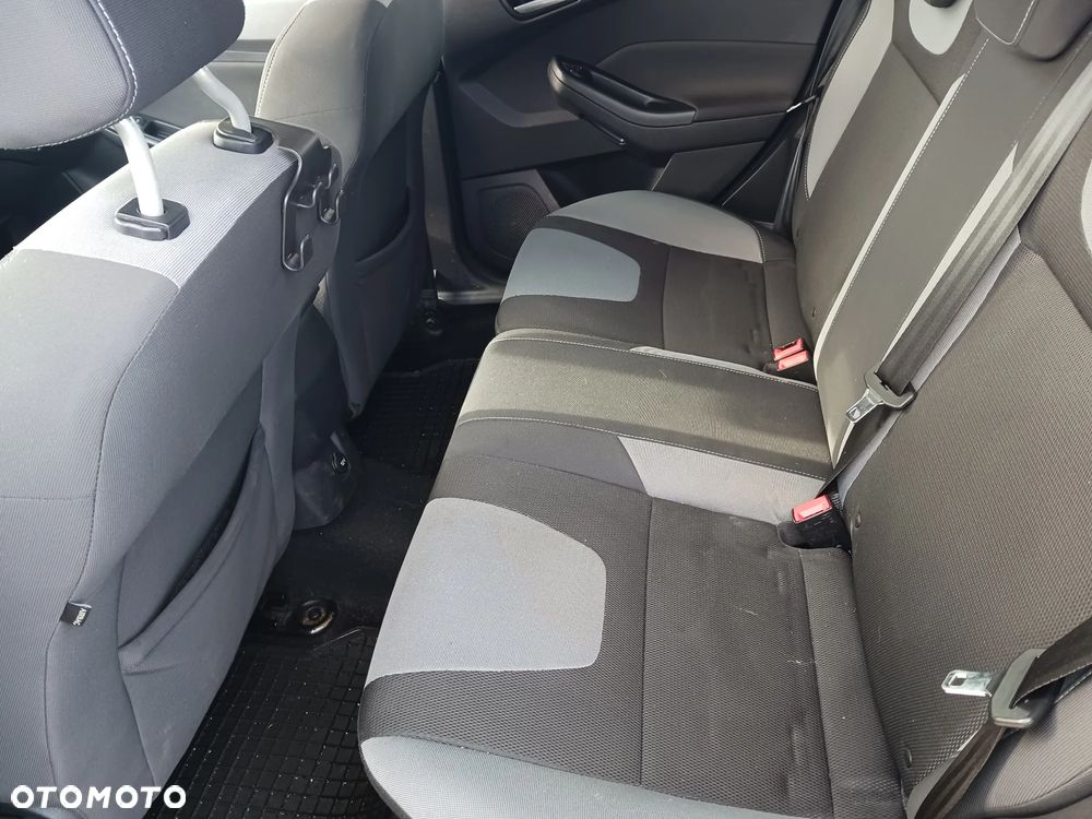Ford Focus - 8